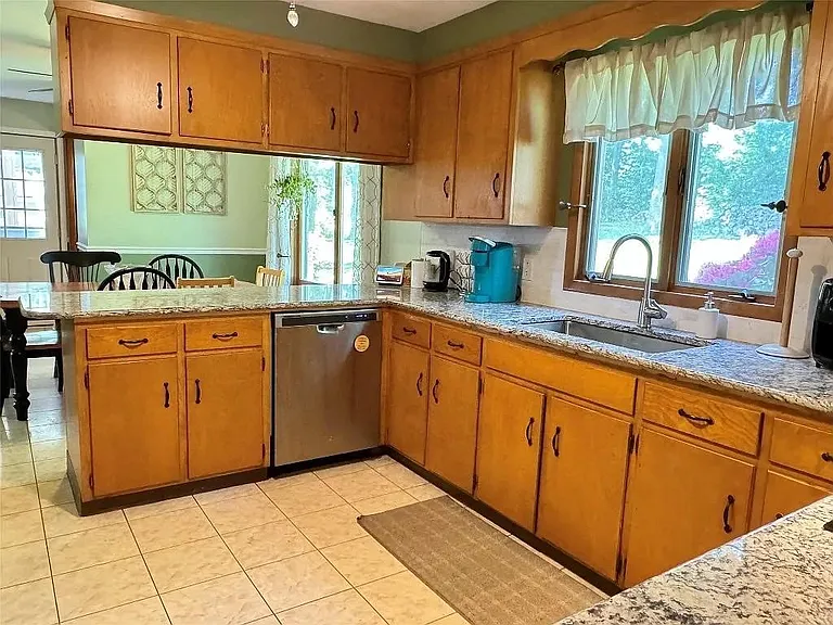 7 Exeter Dr — Photo 21
