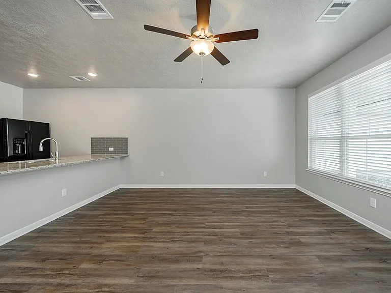 1129 Trellis Pass — Photo 8