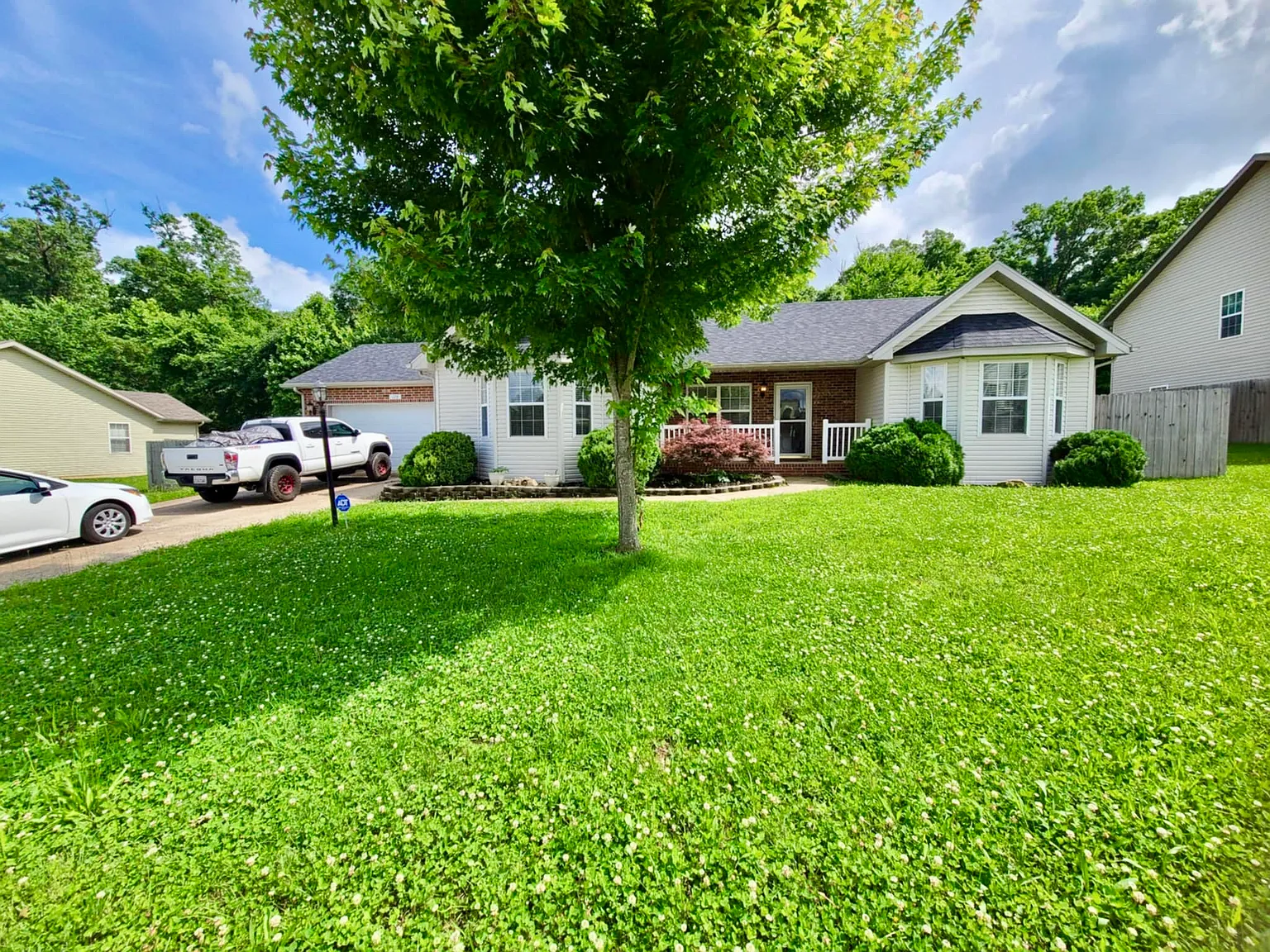 3 bed, 1936 sqft, $1,900 — Photo 1
