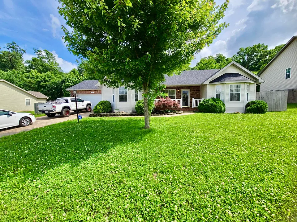 128 Lyle Curtis Cir