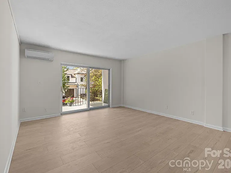 2503 Roswell Ave #207 — Photo 6
