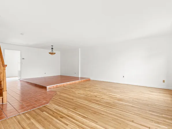 3651 Meadow Lane image 15 of 31