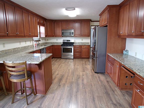 3rd image of 1707 Round Hill Rd
