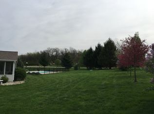 608 Park Ct, Heyworth, IL 61745