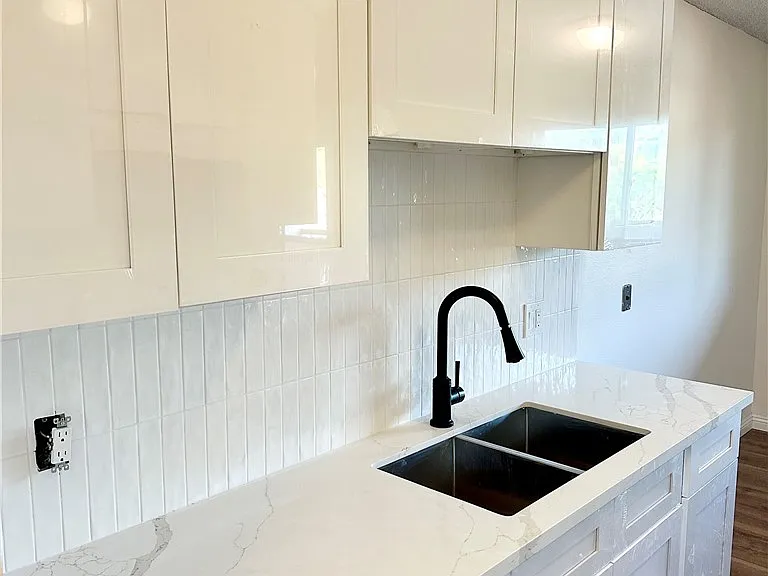 3424 Pueblo Ave #8 — Photo 1