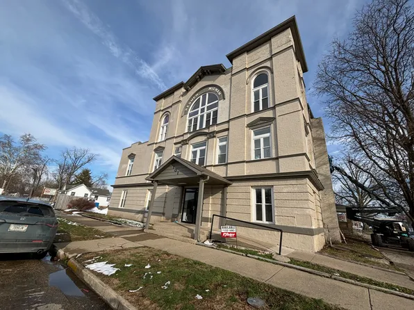 101 N 12th St APT 204, Terre Haute, IN 47807