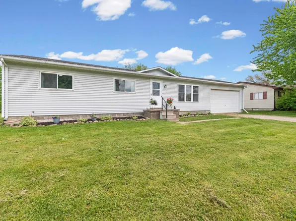 102 Charles St, Capac, MI 48014