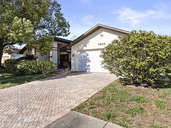 2nd image of 5243 Saltamonte Dr