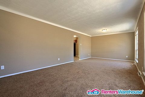 4th image of 7734 Wooddale Ln