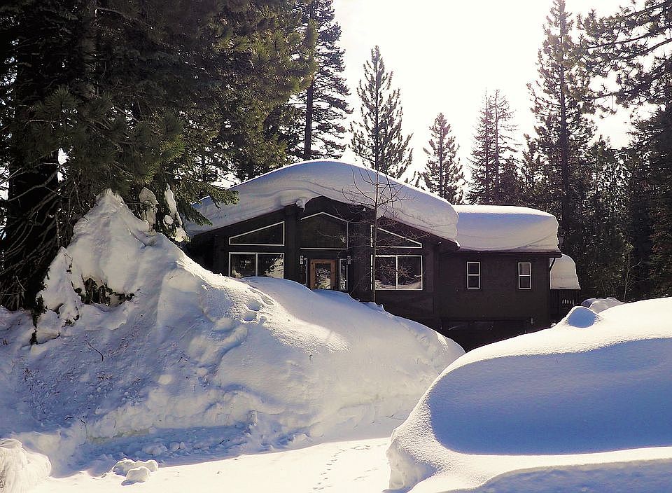 Home in big 2017 snow year