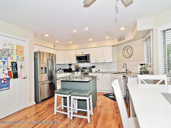5th image of 394 Begonia Ct #3904
