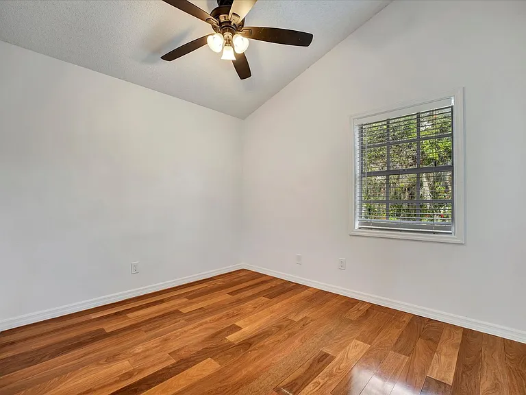 631 Harbor Ave — Photo 19