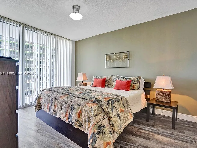 1750 N Bayshore Dr #2911 — Photo 12