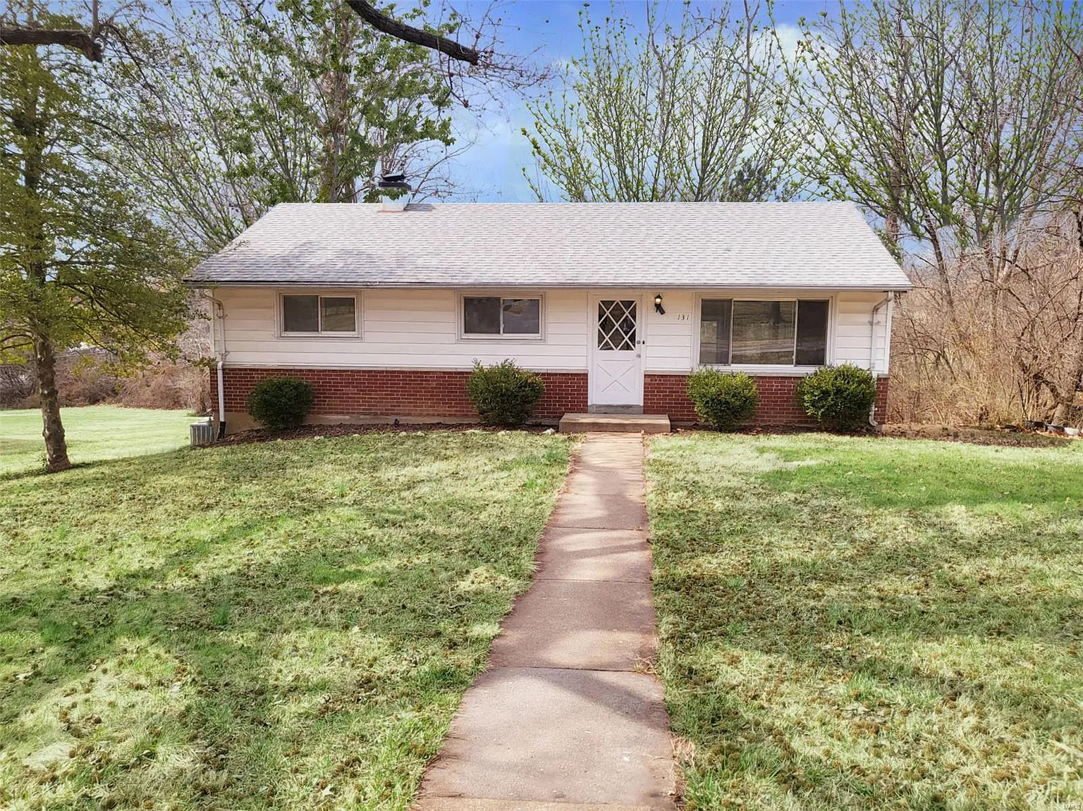 131 Shirley Ln photo 1