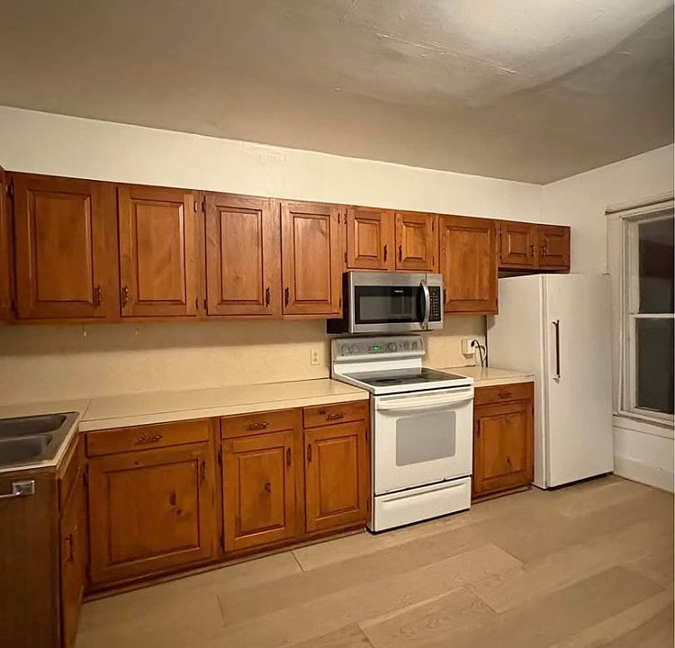 1st image of 8 Hudson St #4