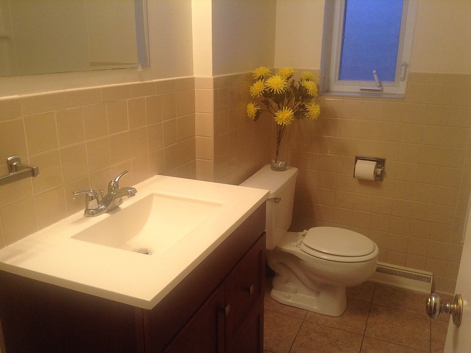 2nd image of 338 N Main St #Top
