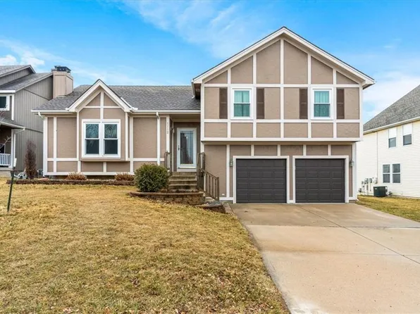 1112 River Run Dr, Platte City, MO 64079