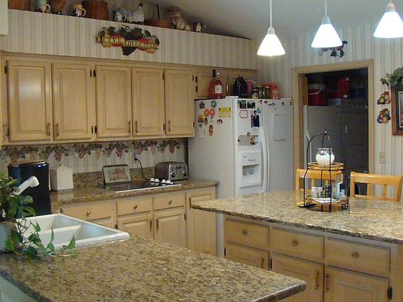 Kitchen/Granite Counters