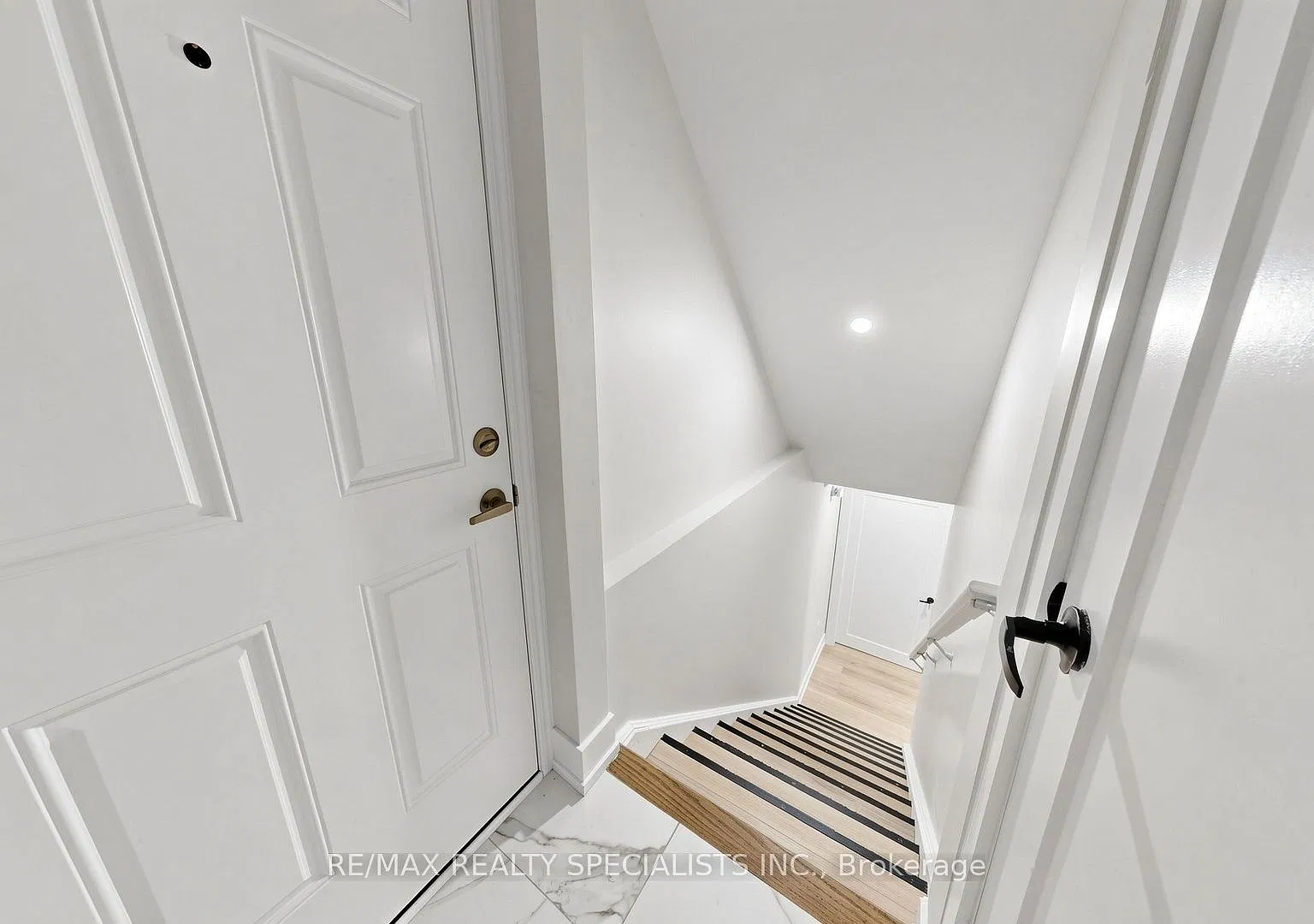 2 bed, $2,200 — Photo 4