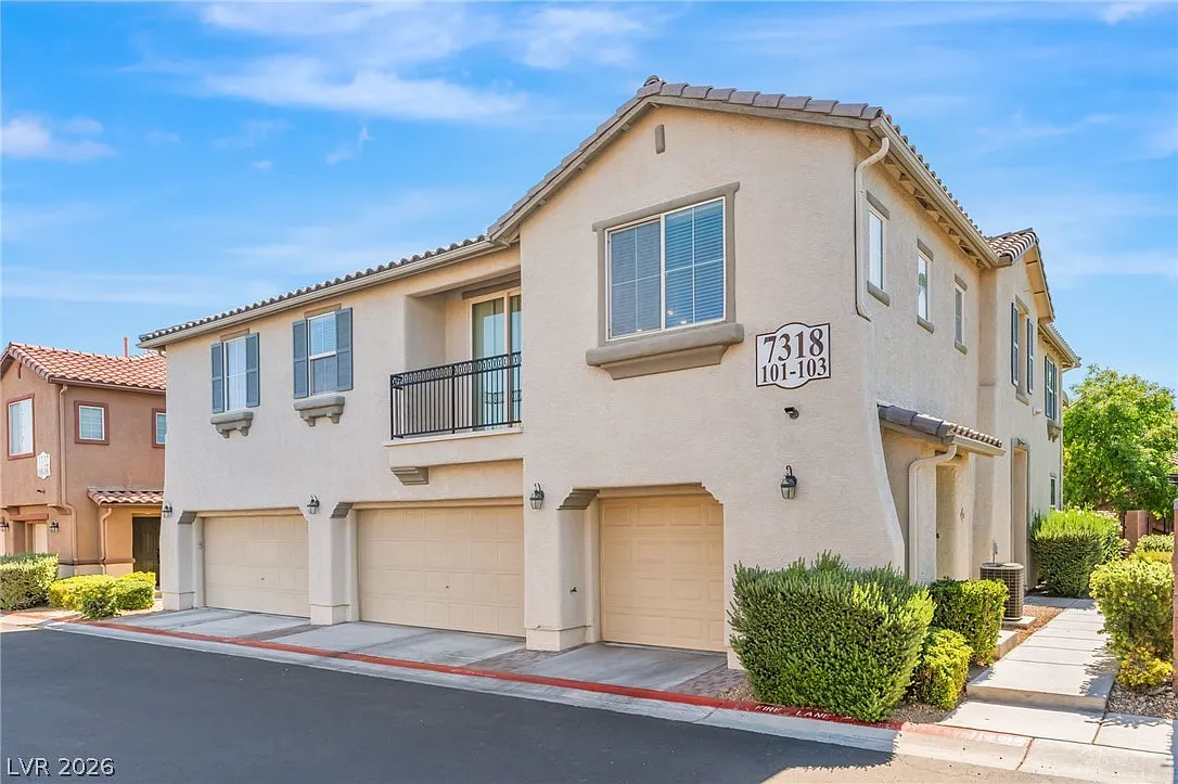 2 bed, 2.0 bath, 1157 sqft, $1,950 — Photo 2