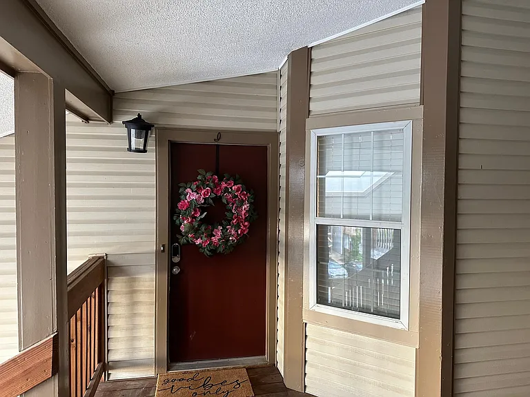 6906 Victoria Dr #I — Photo 3