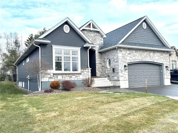 56 Bobak Pl, Fredericton, NB E3G 0G6