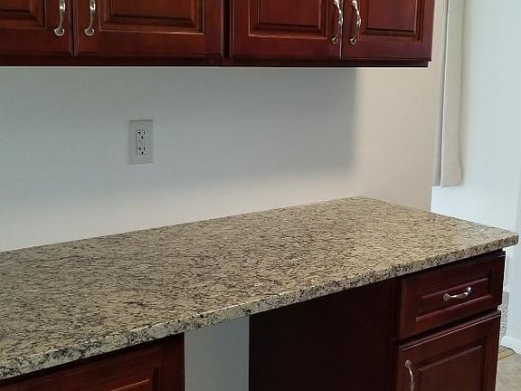 5th image of 24 Westbrook Dr