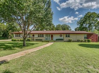 35 Brenton Rd, Edgecliff Village, TX 76134