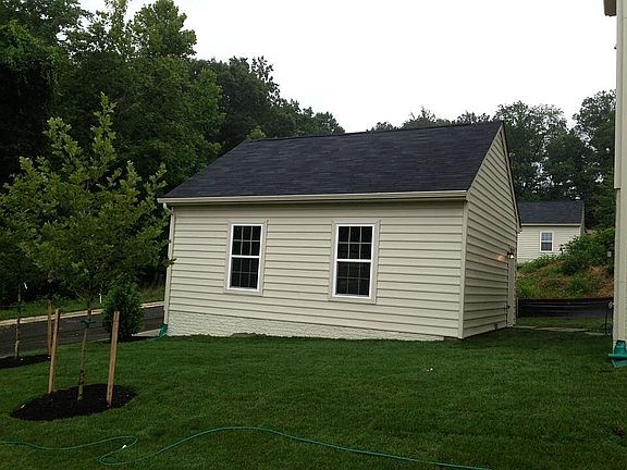 Detached 2 car garage