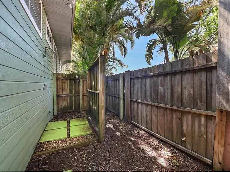3521 Almeria Ave — Photo 21