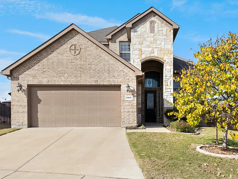 5805 Canyon Oaks Ln — Photo 1