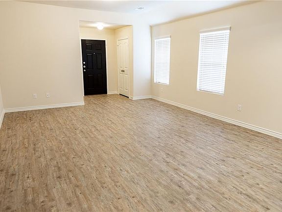 4th image of 1710 Oriole St