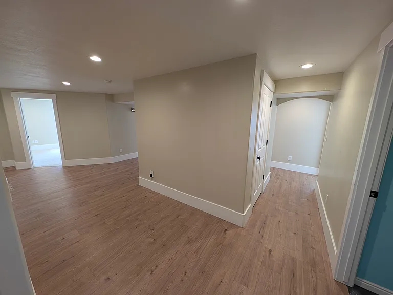 8743 N Franklin Dr — Photo 40