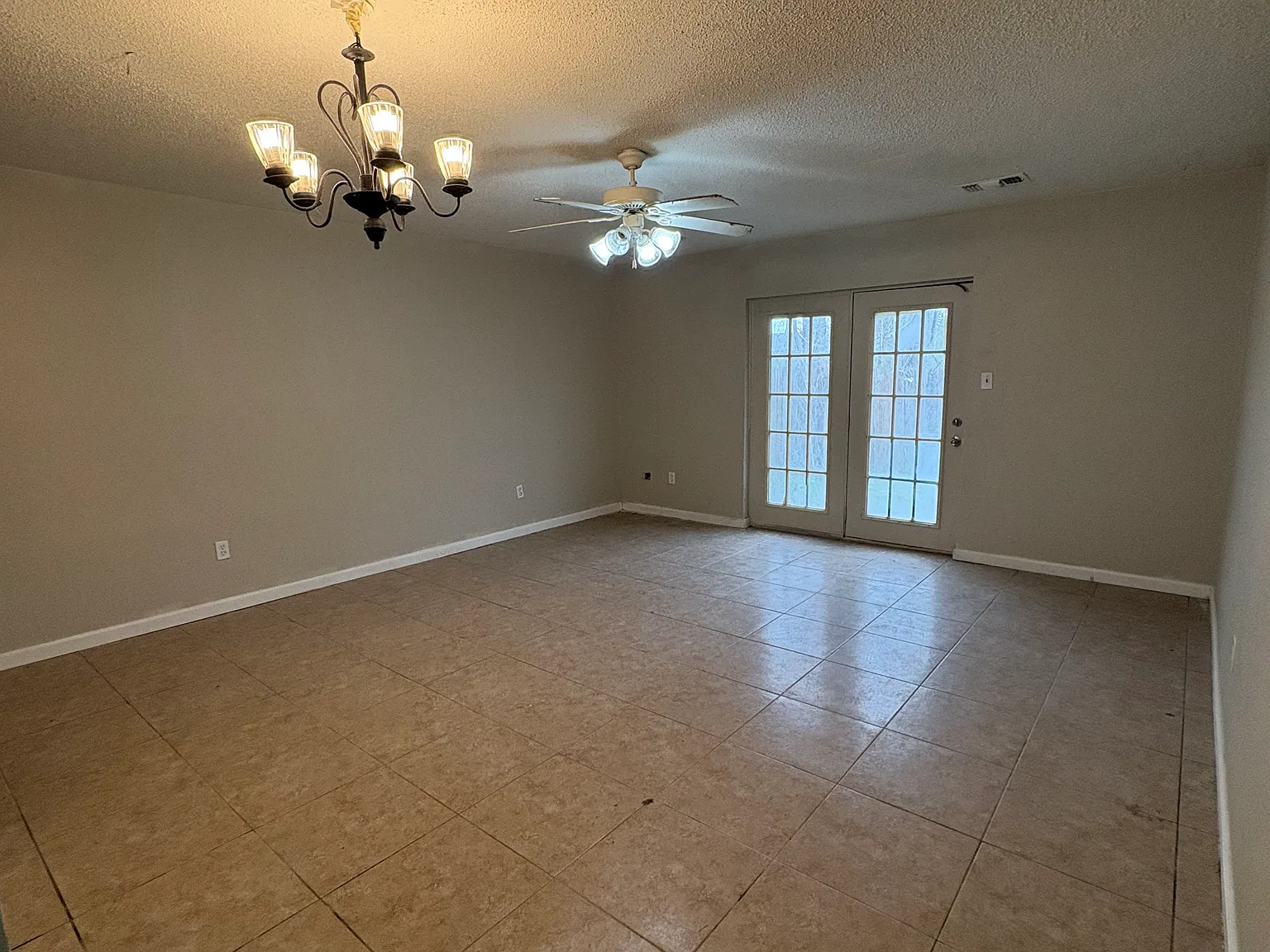 2 bed, 930 sqft, $1,100 — Photo 4