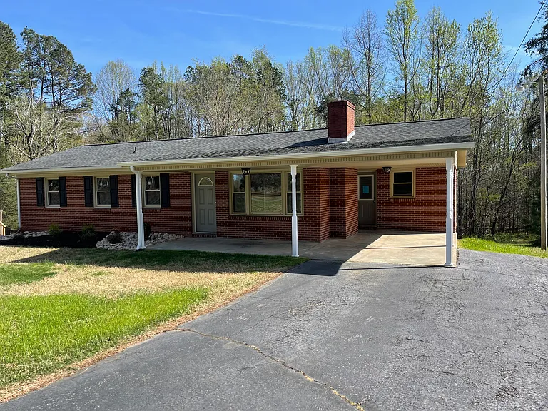 1769 Ridgecrest Dr — Photo 2