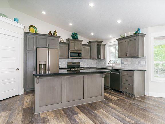 3rd image of 2381 Sienna Dr