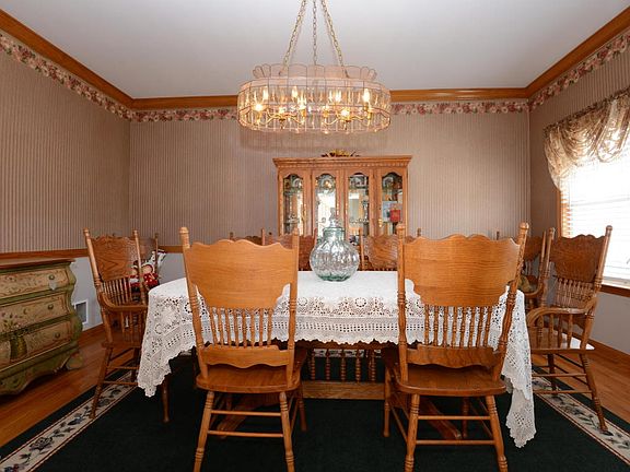 5th image of 752 Jacqueline Ct