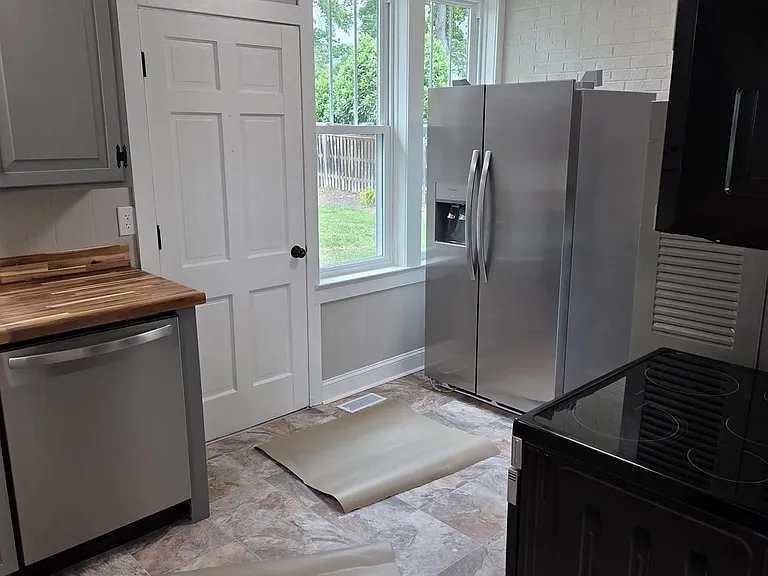 240 S Holliday St — Photo 16