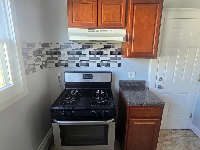 222 Elmwood Ave #2L — Photo 4