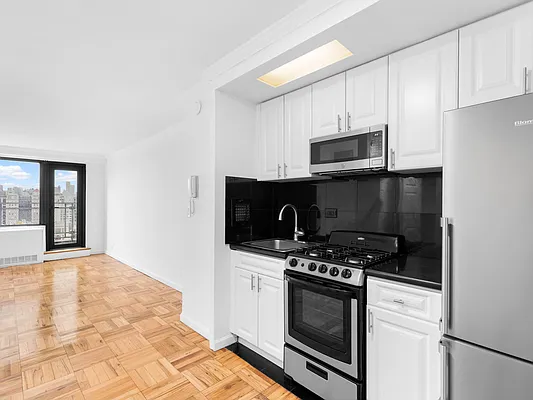 Rented by GoodRock Realty | media 7