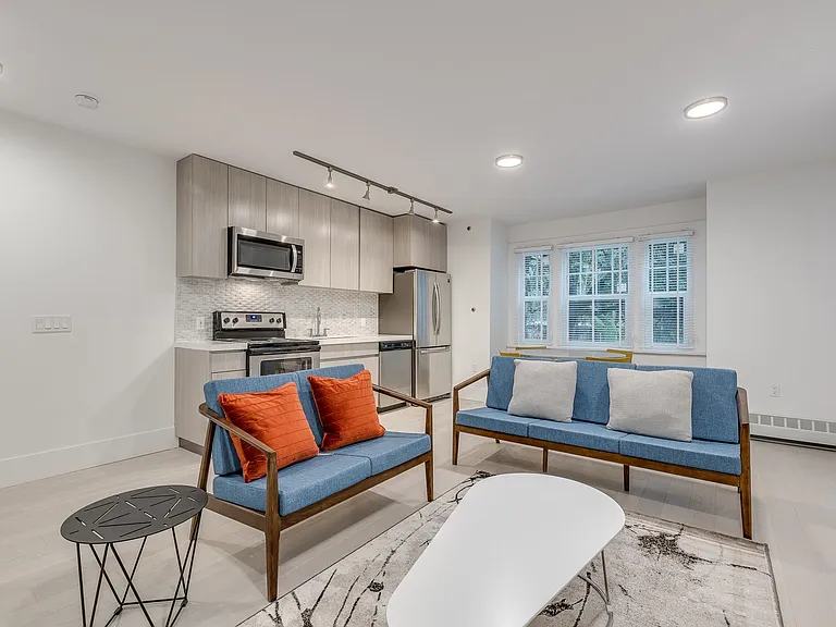 1425 Haro St #101 — Photo 9
