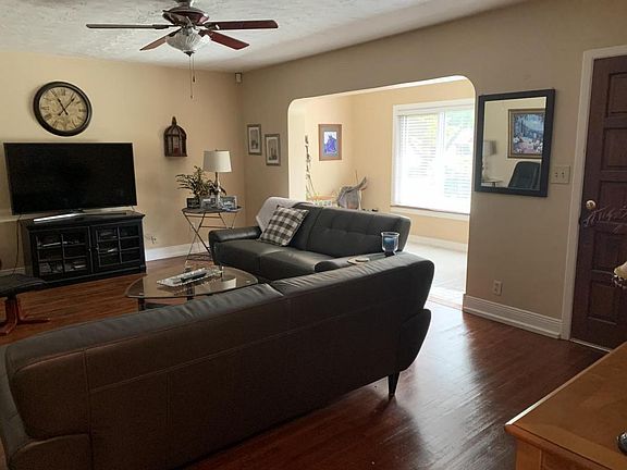 3rd image of 46 Baywood Ave