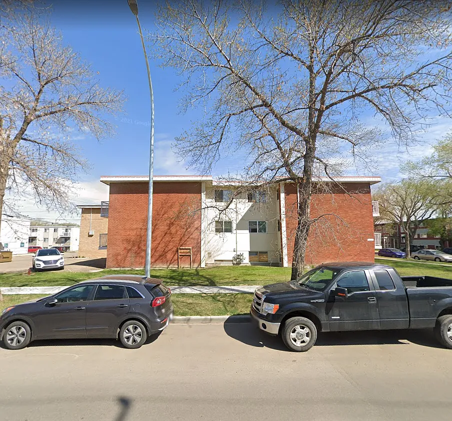 10604 114 St NW, Edmonton, AB T5H 3J9, Canada — Photo 2