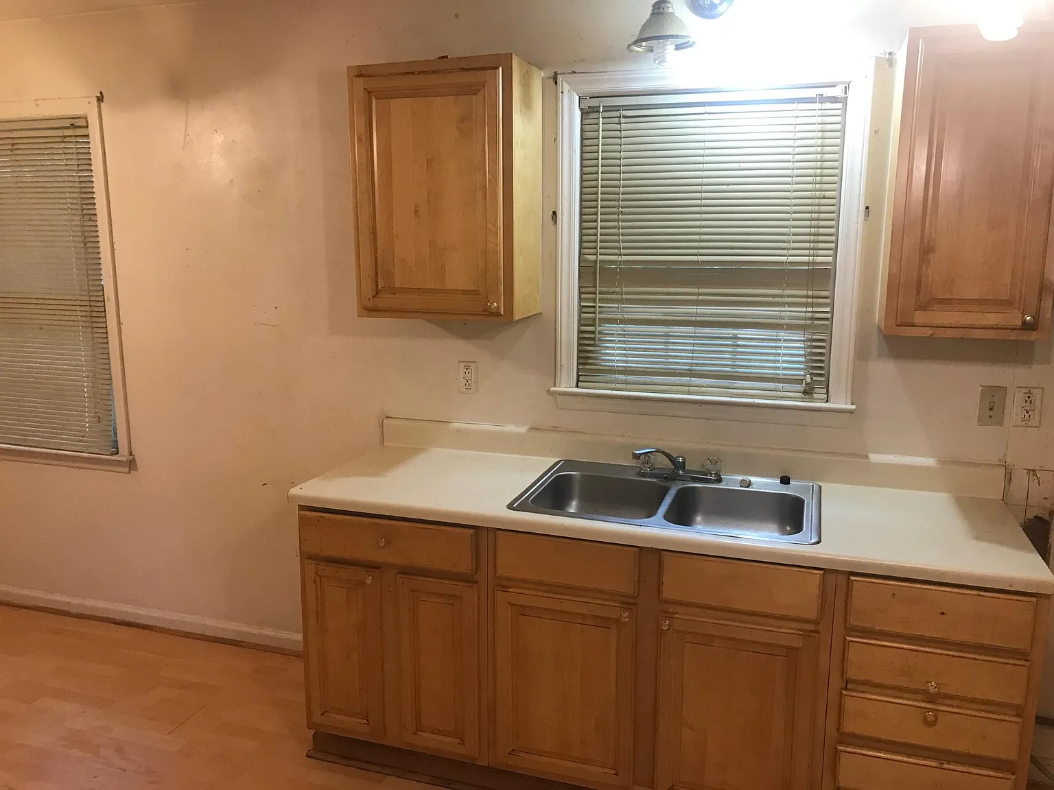 3 bed, 1300 sqft, $1,760 — Photo 3