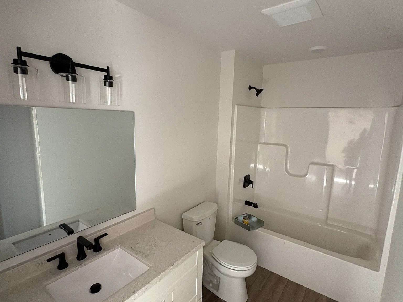 3 bed, 2.5 bath, 1750 sqft, $2,000 — Photo 4