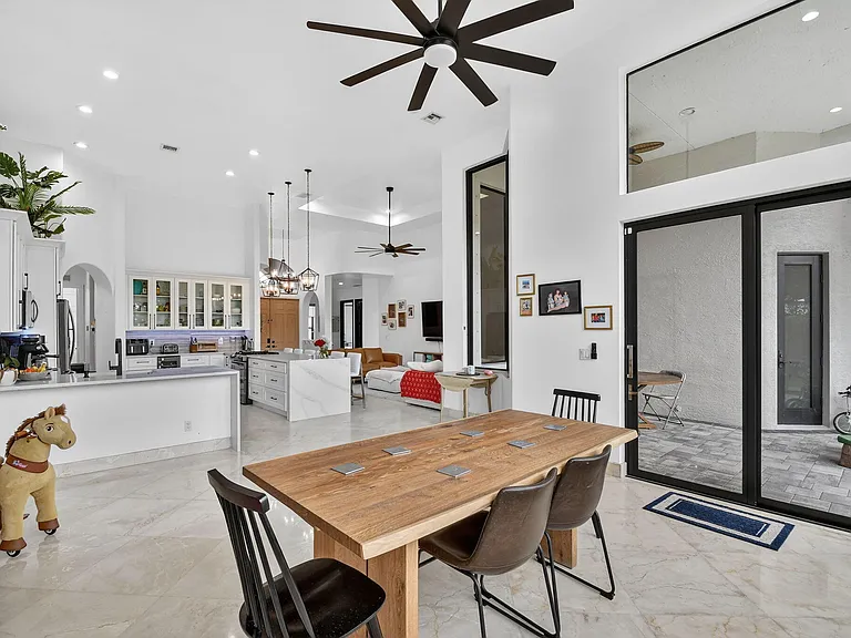 10337 Trianon Pl — Photo 37