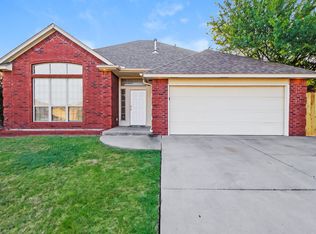 3801 Notting Hill Dr, Moore, OK 73160