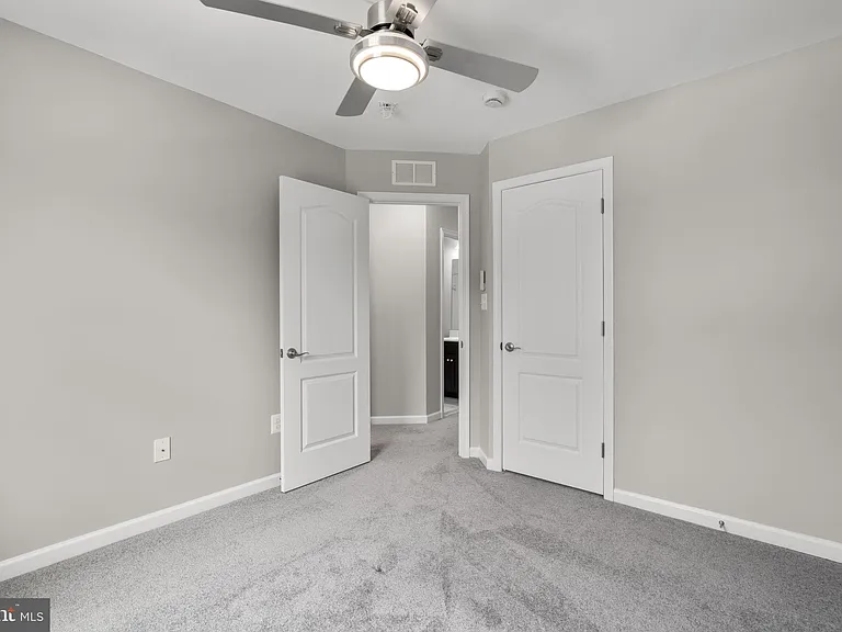 9442 Adelaide Ln — Photo 23