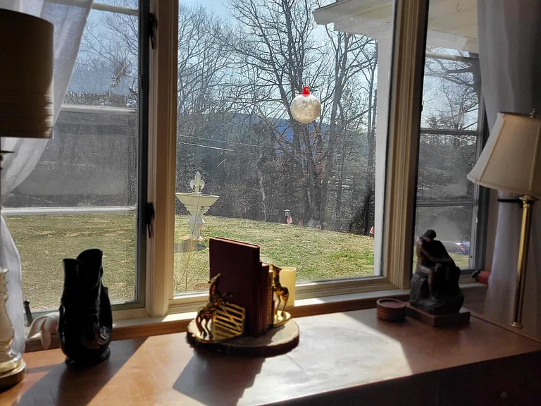 Hillcrest Dr — Photo 44