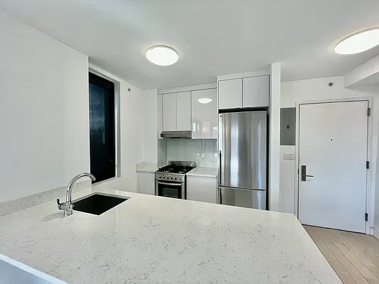 Rented by Highline Residential | media 27